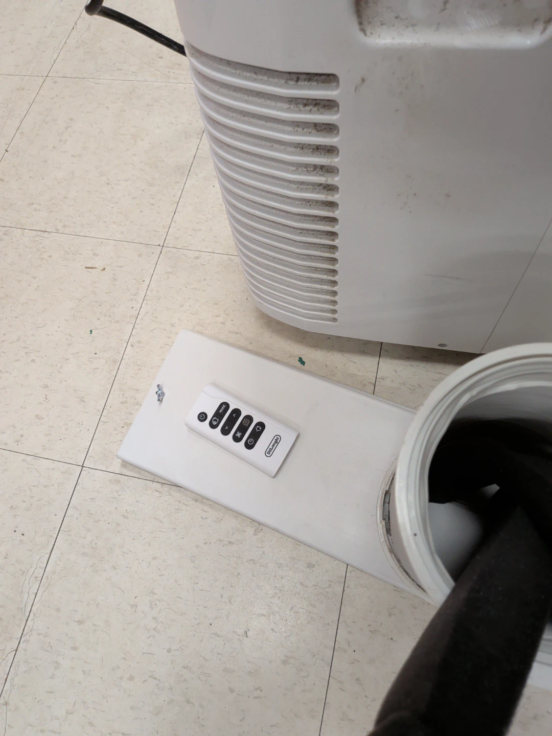 DeLonghi Pinguino UV-Carelight Air Conditioner - photo 3