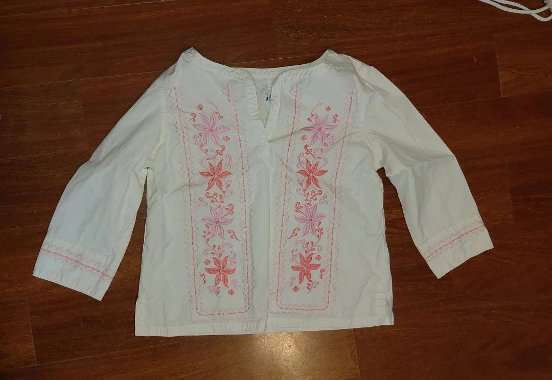 FREE! Women's sweaters and shirts size L - photo 3