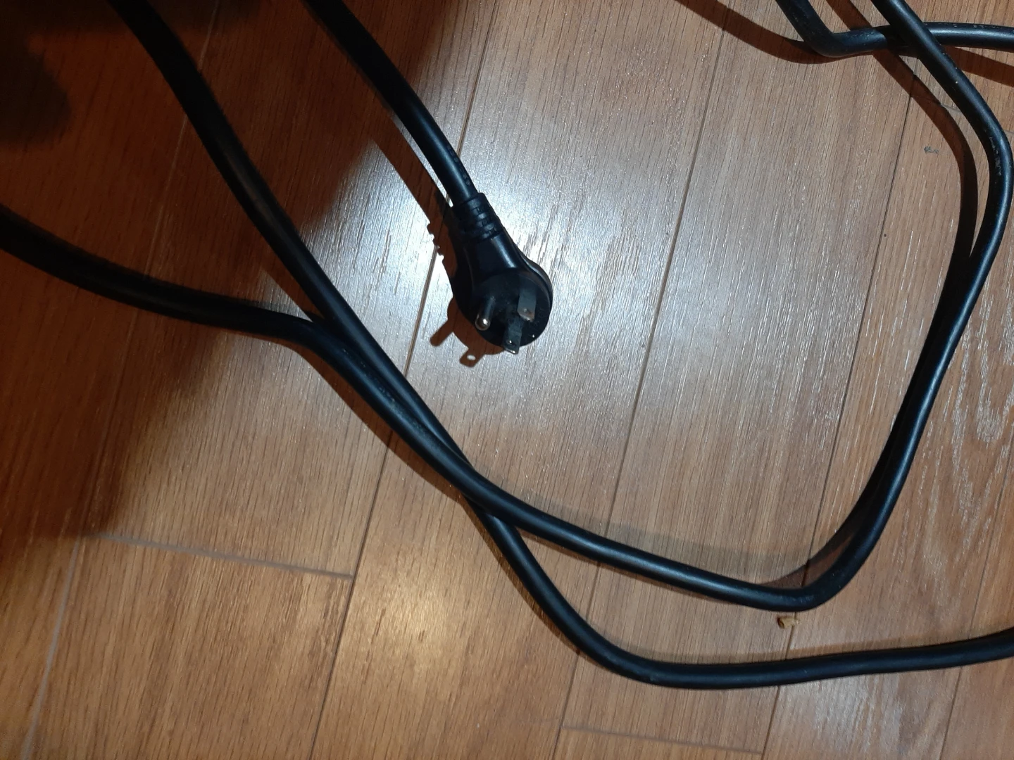 Superdanny Power Strip with 6 AC Outlets and 4 USB Ports - photo 2