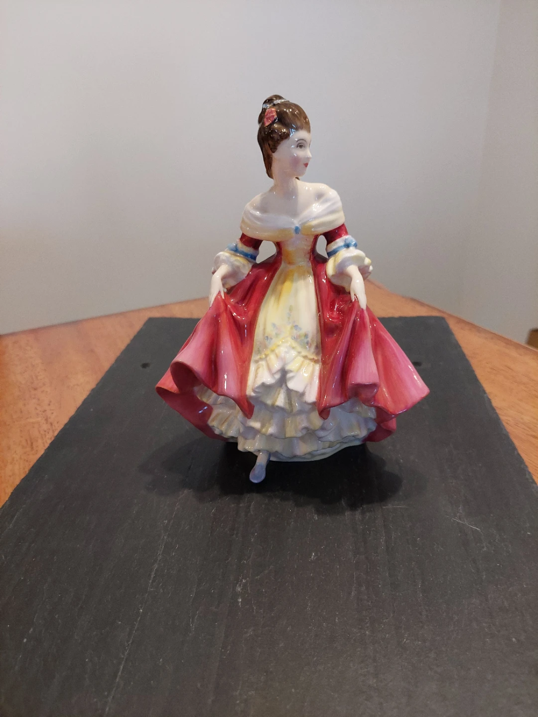 Royal Doulton "Southern Belle" HN 2229 Figurine