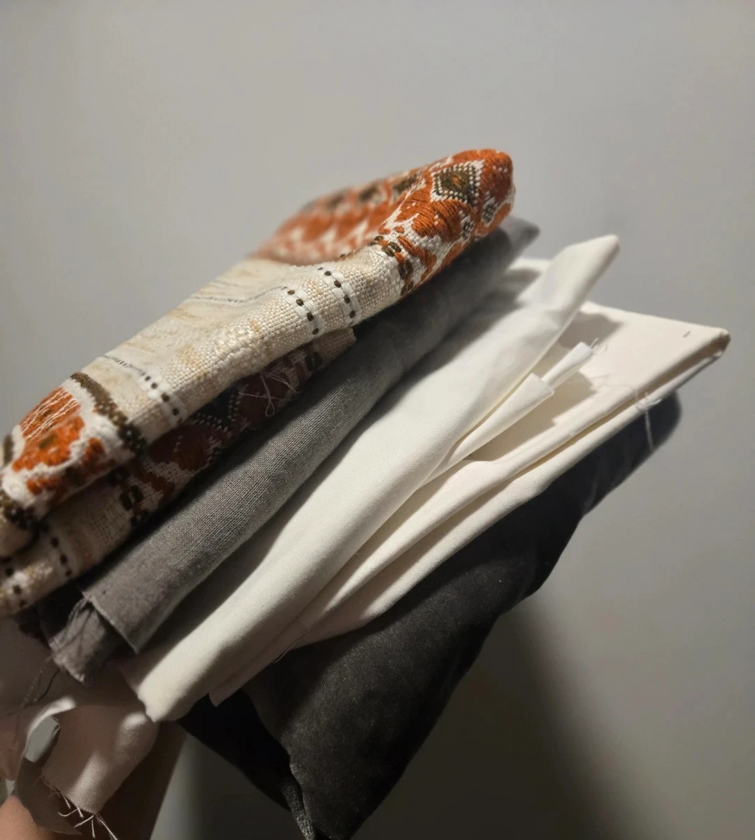 Fabric cuttings bundle🧡🏵 - photo 2