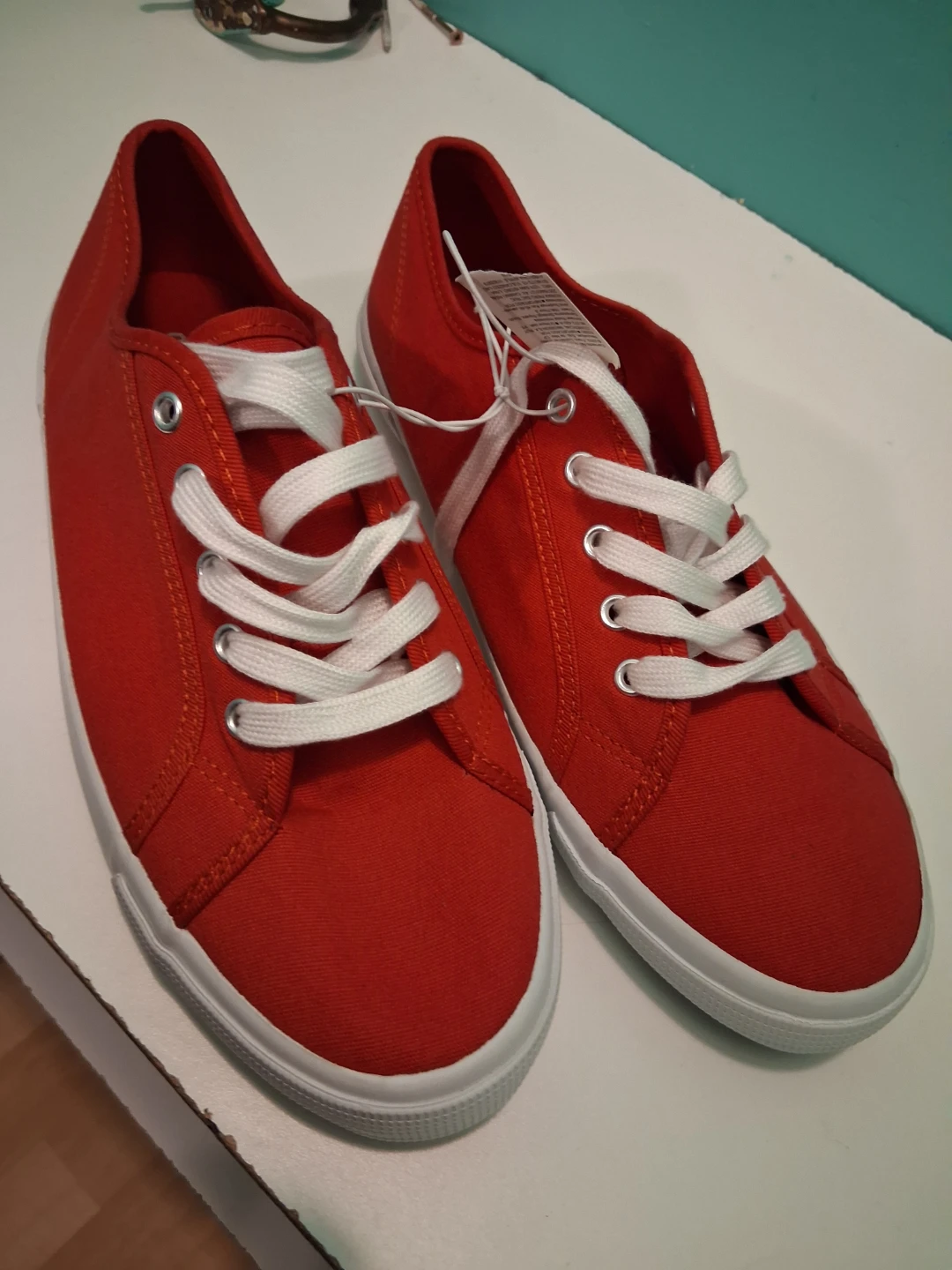 red Old Navy canvas sneakers - photo 4