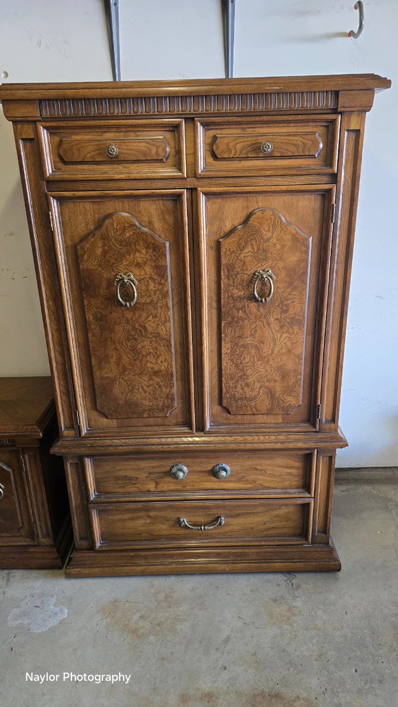 Lane Solid Oak bedroom set