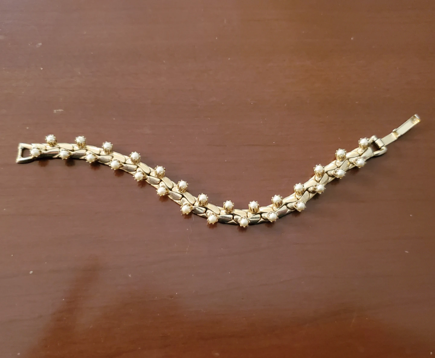 1940's 5-Strand Pearl Necklace, Bracelet & Screw Back Earrings - photo 4