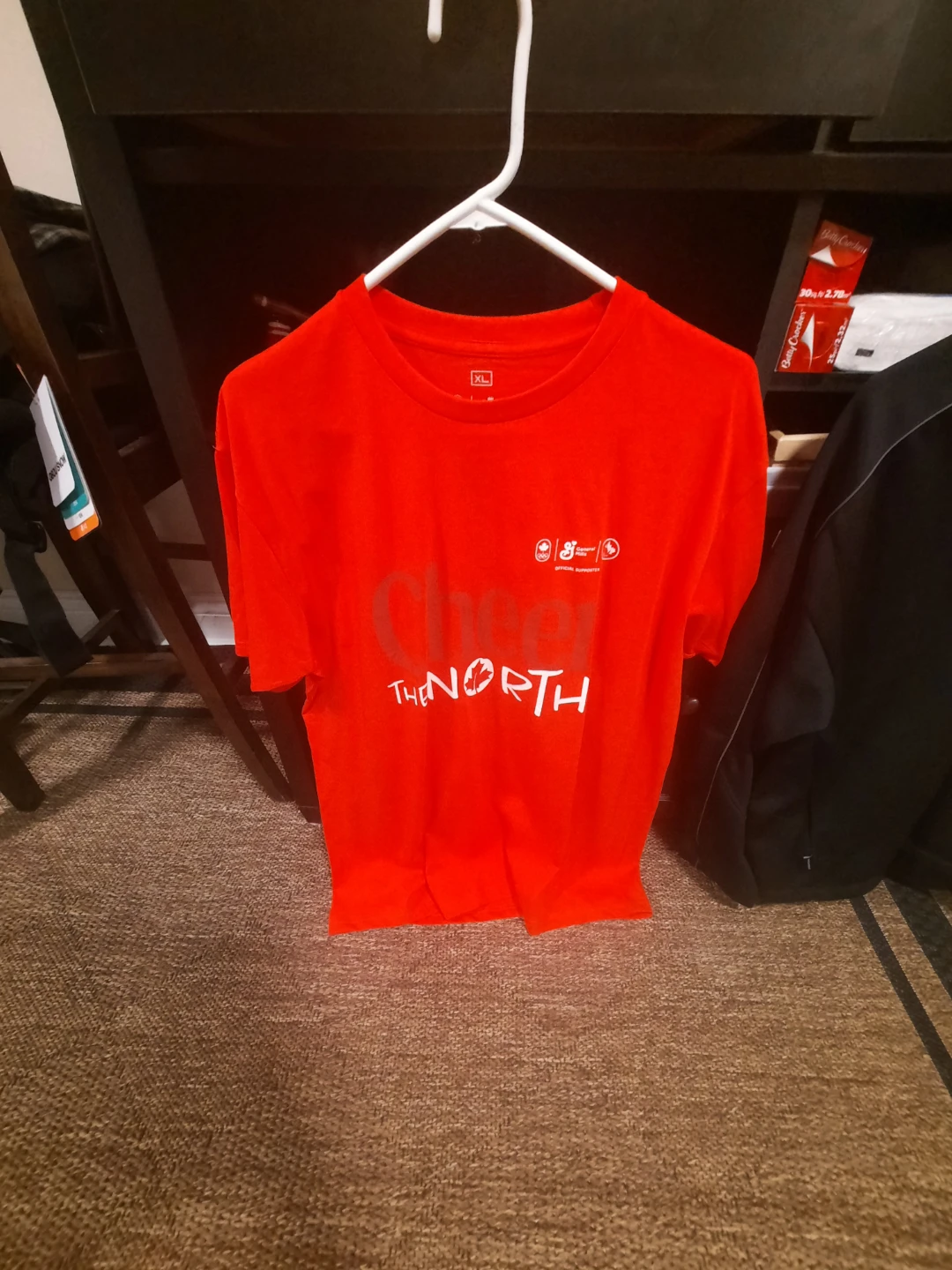 Cheer The North T-Shirt XL