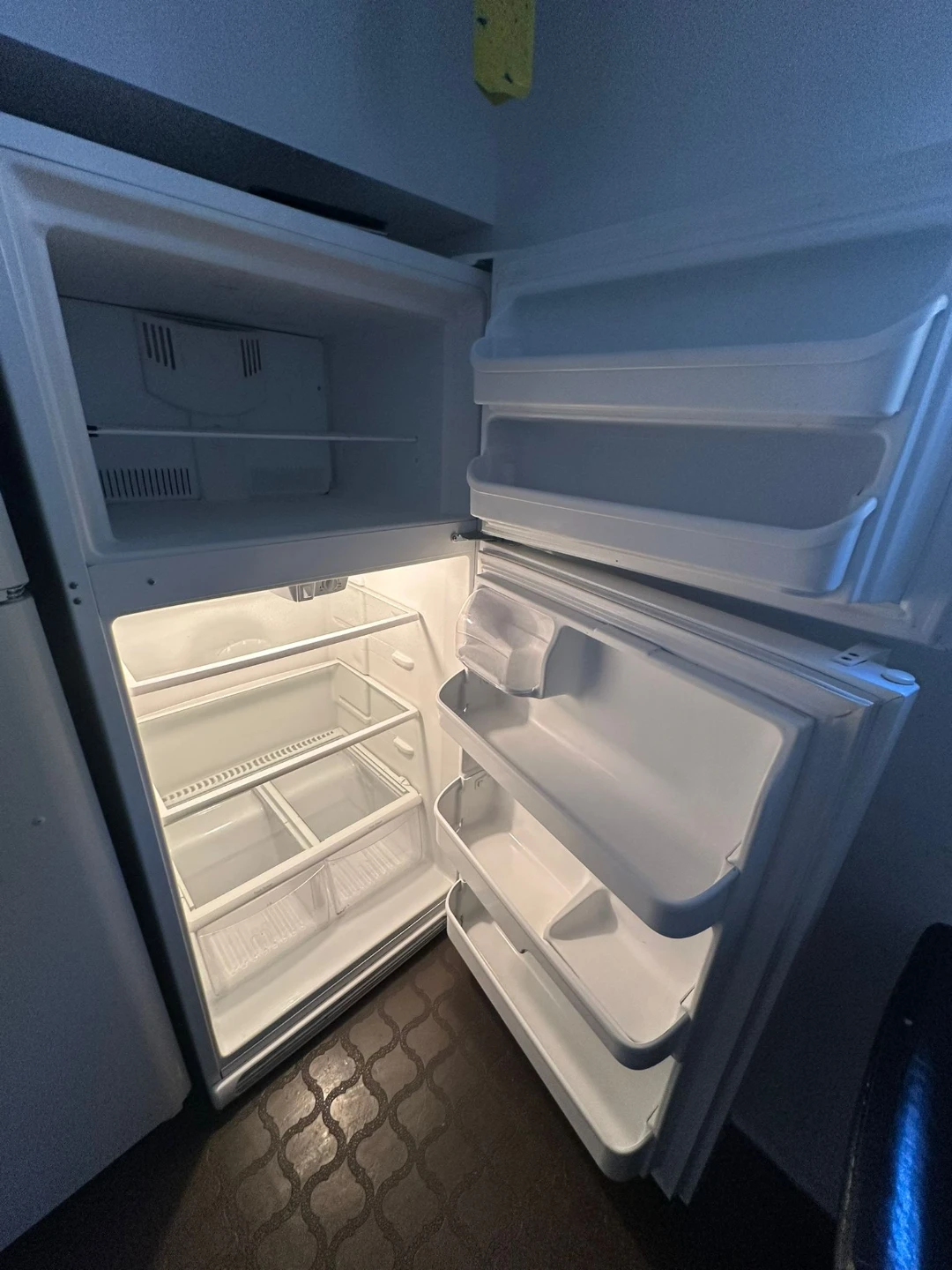 Frigidaire White Refrigerator - photo 2