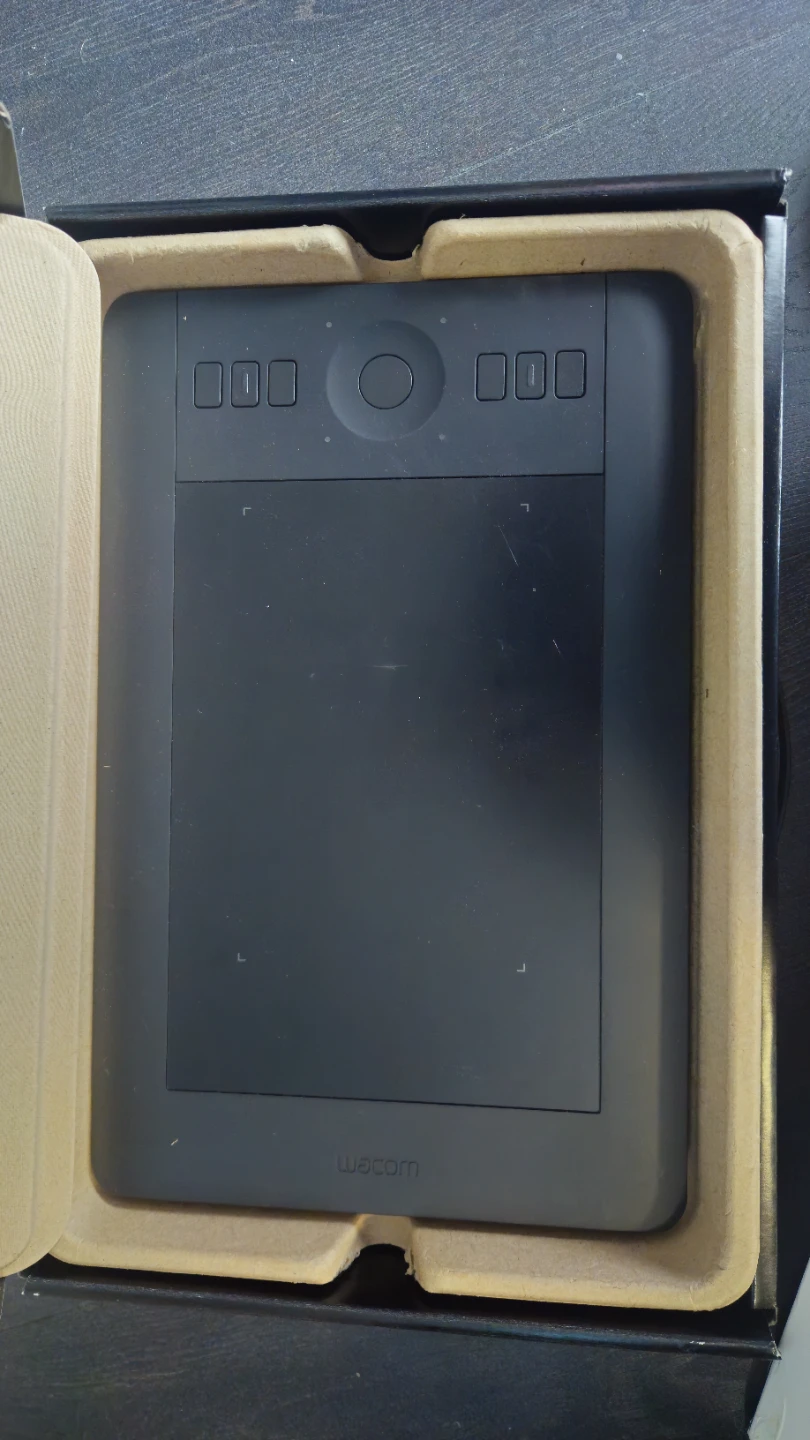 Wacom Intuos Pro Professional Creative Pen & Touch Tablet - photo 2
