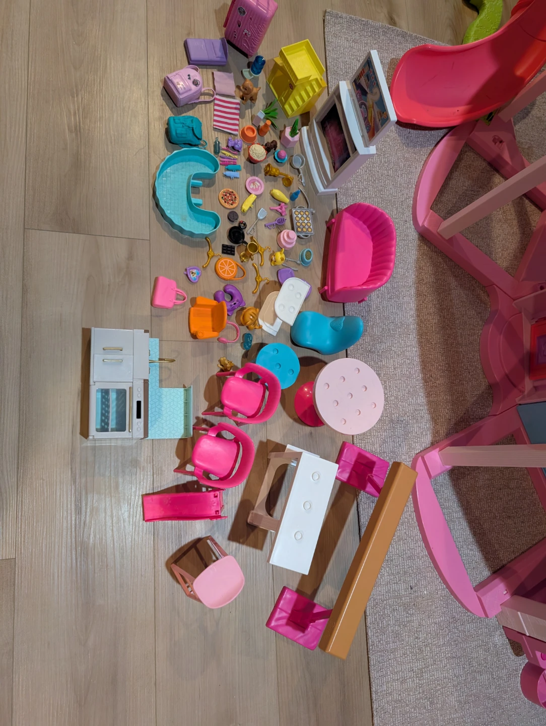 Barbie Dreamhouse Dollhouse with Accessories - photo 5
