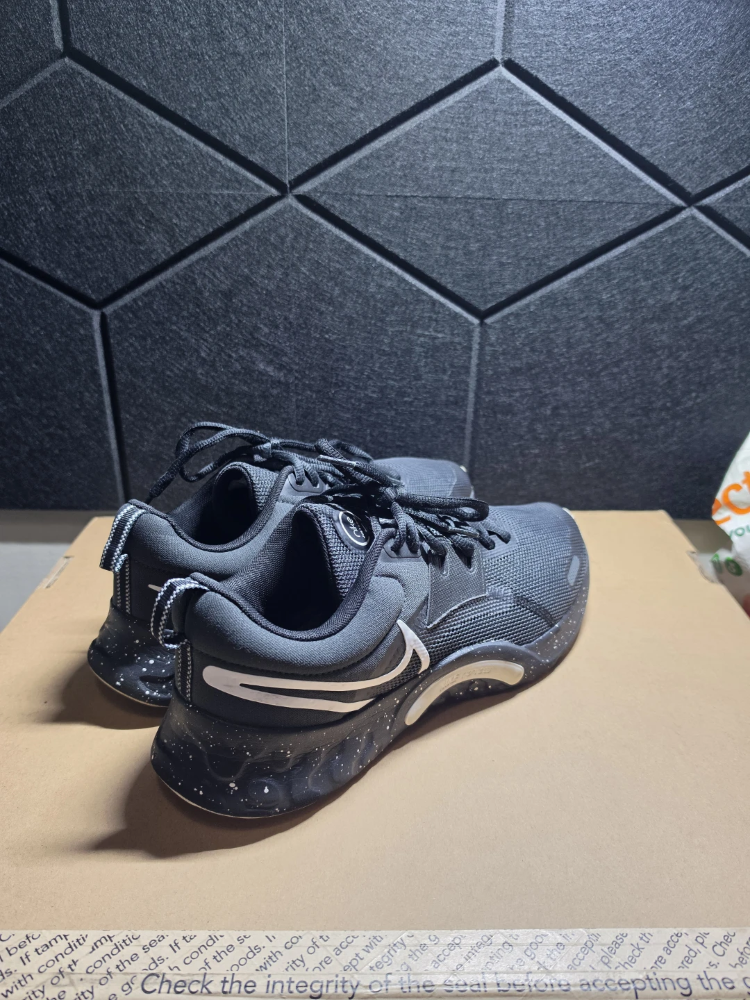 Nike Renew Retaliation TR 3 training in Black - photo 4