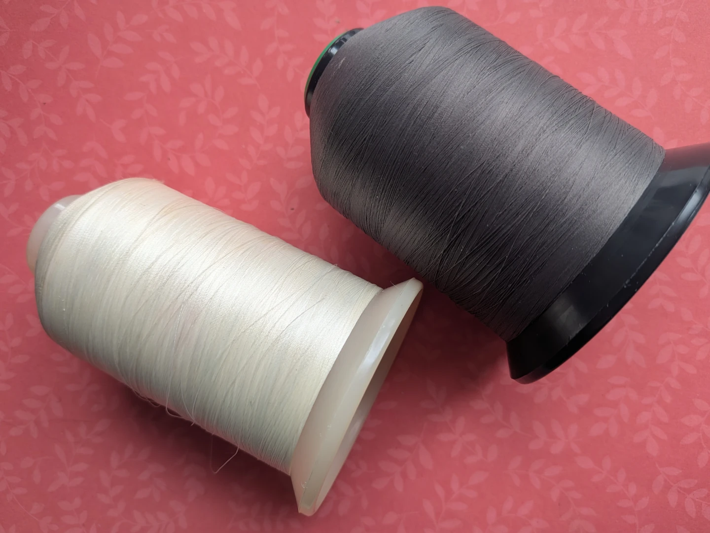 2 Spools of Sewing Thread (White & Grey) - photo 3