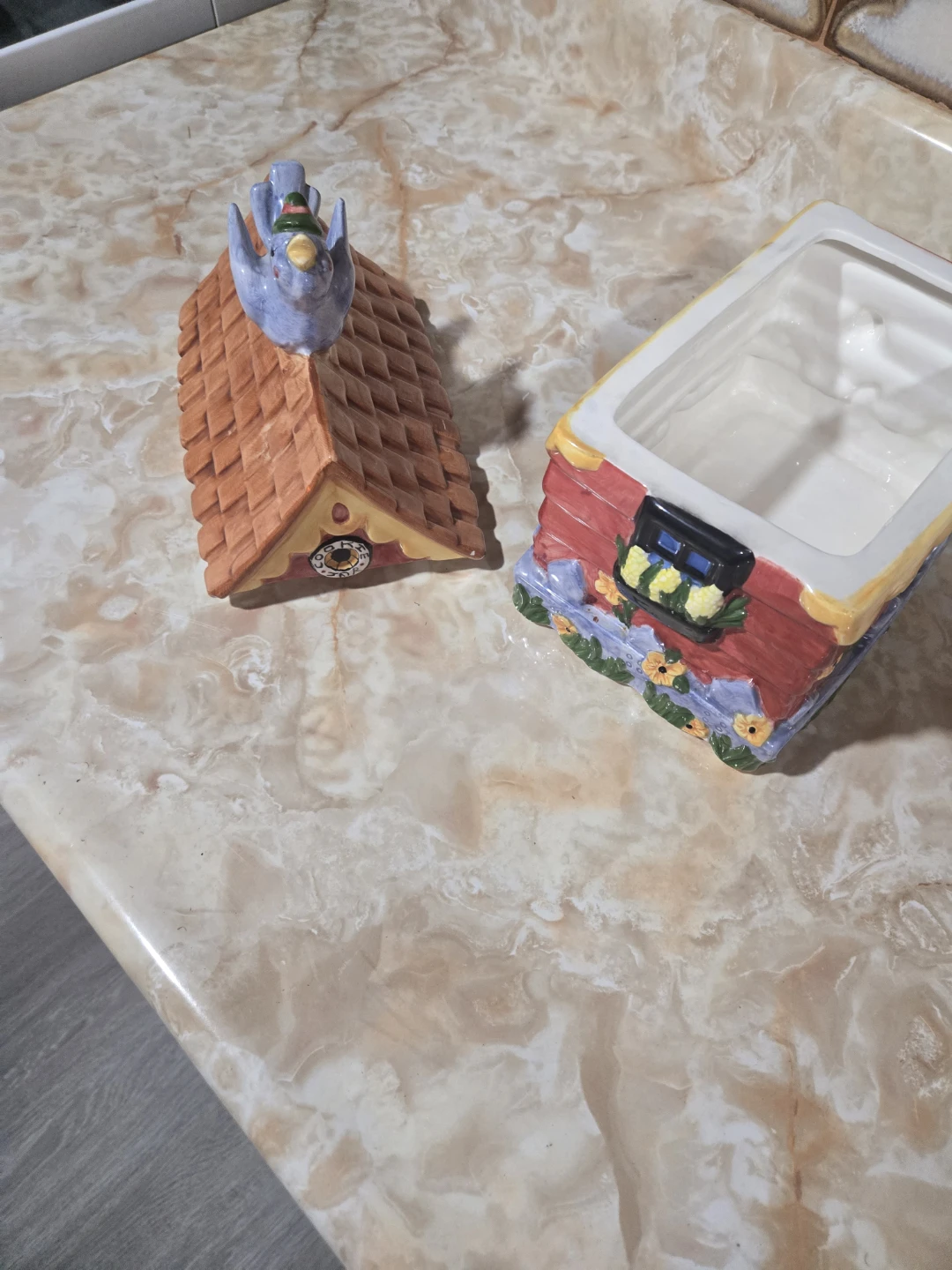 Ceramic House  Cookie Jar with Bird - photo 3