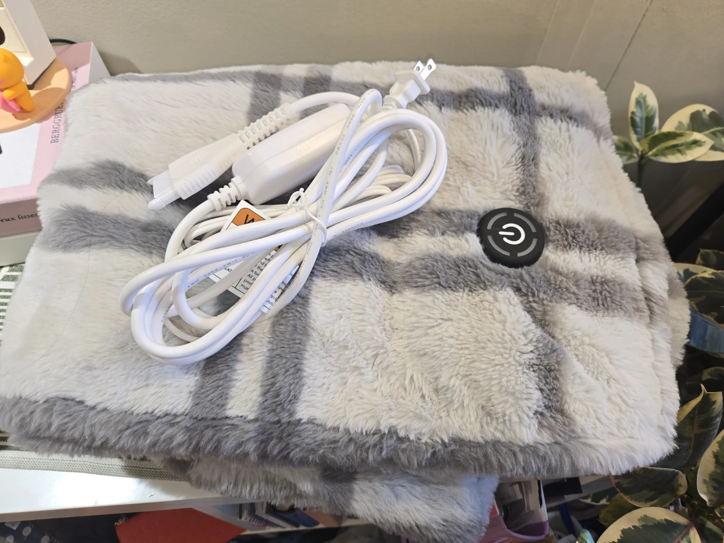 New EZ Touch Heated Throw Blanket 50" x 60"