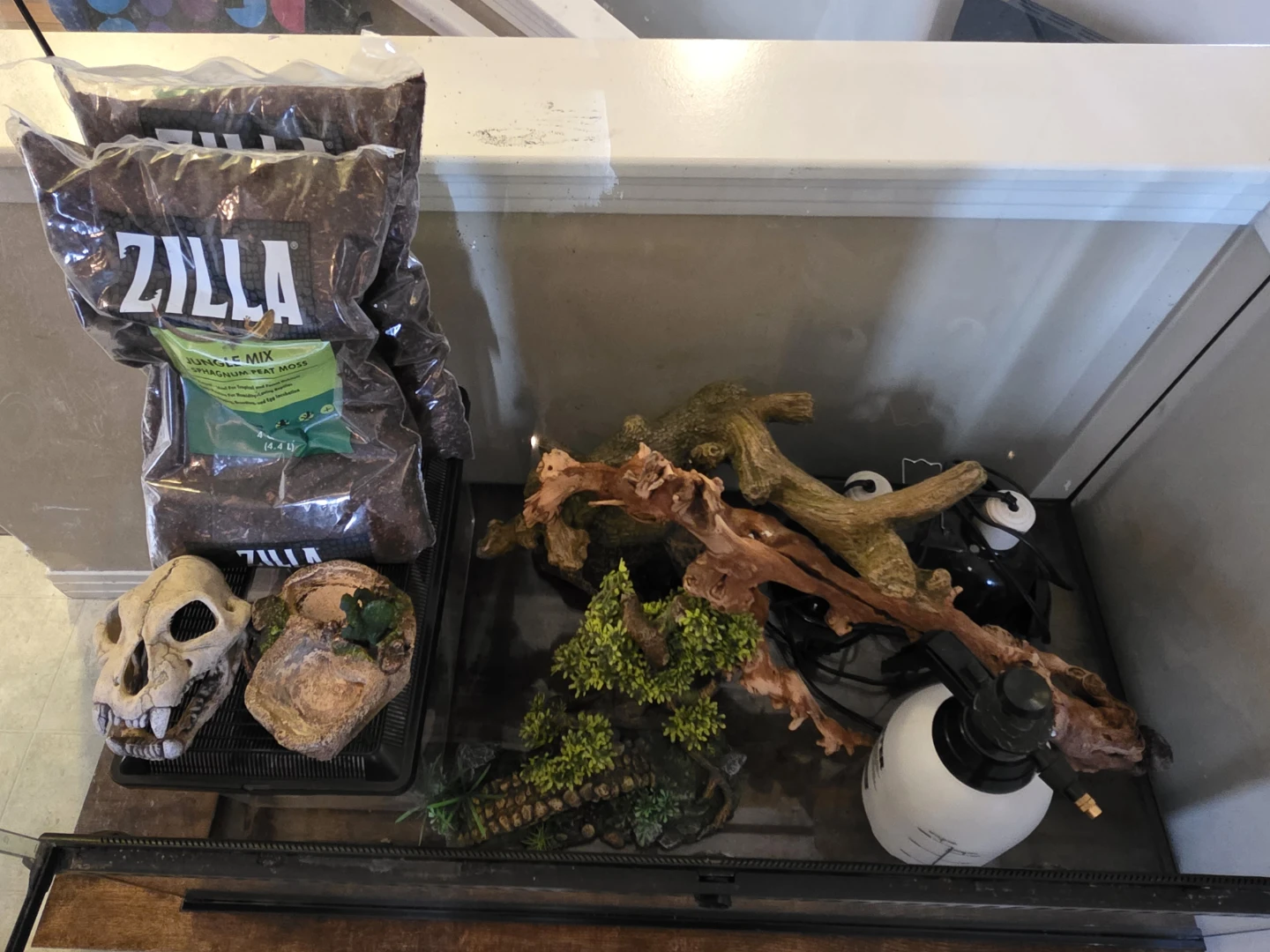 Zilla Terrarium with Jungle Mix Substrate and Accessories - photo 3