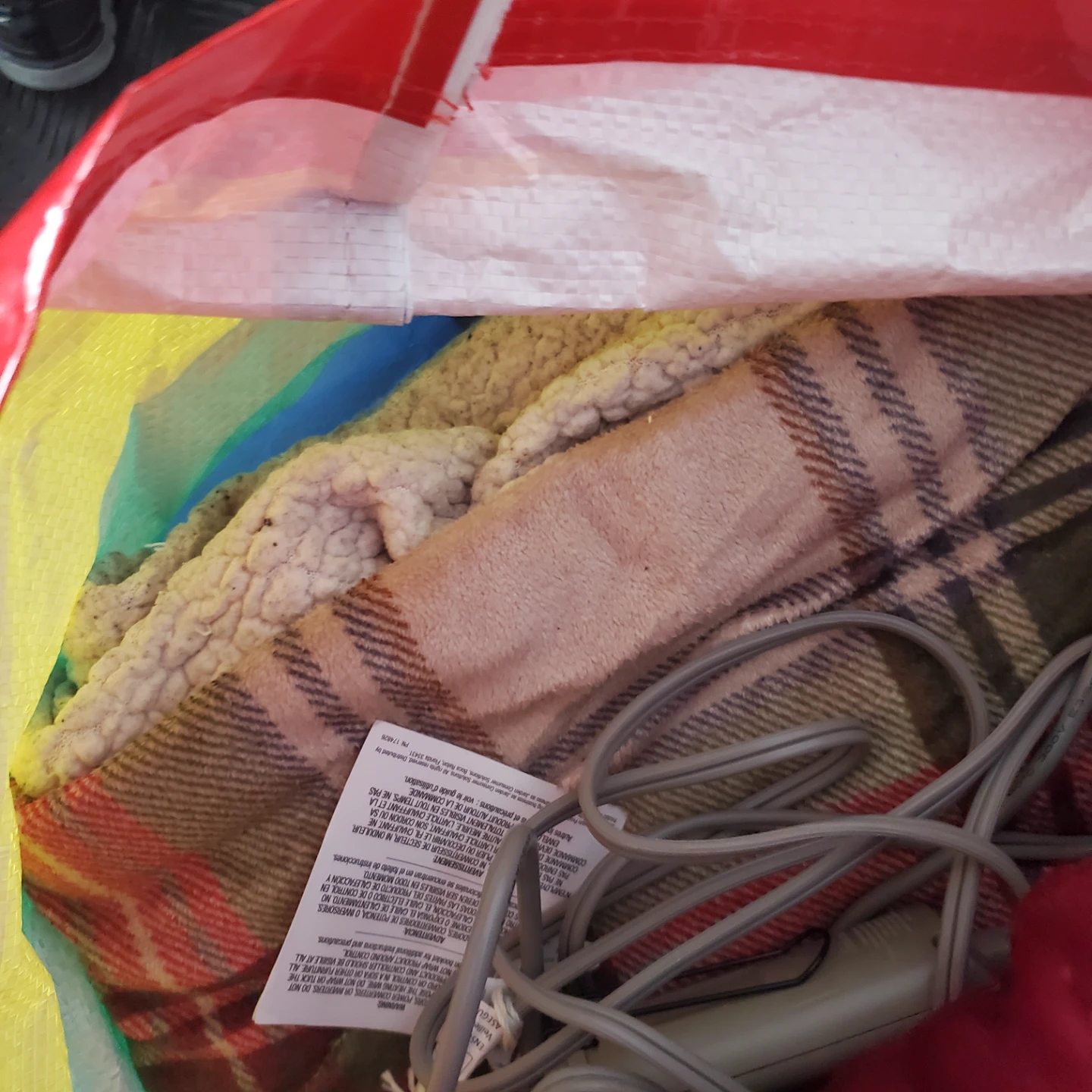 Free Blankets - photo 4