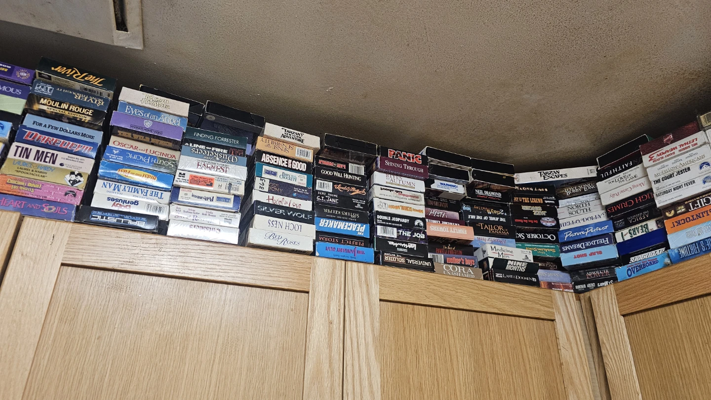 Assorted VHS Movie Collection - photo 2