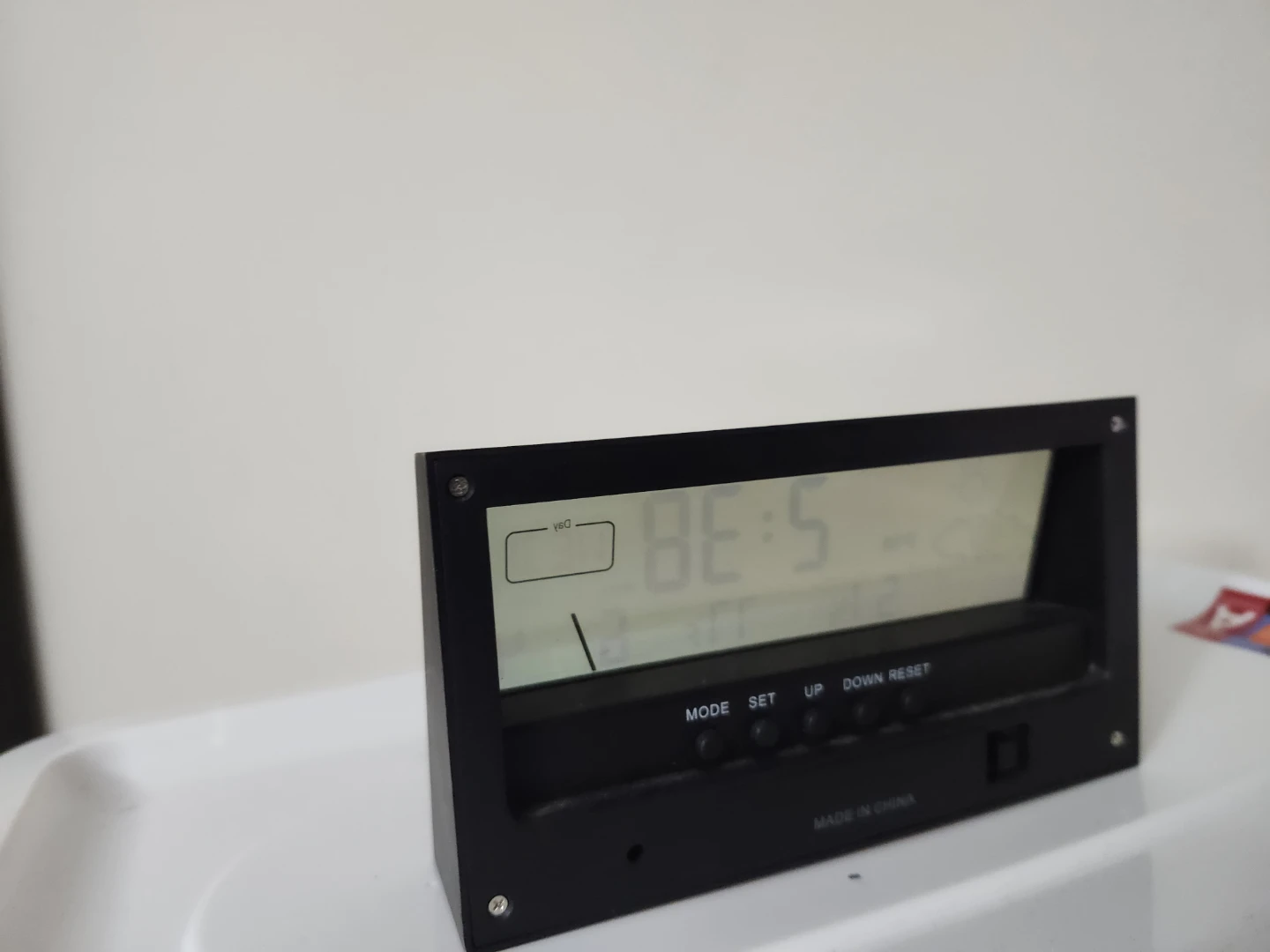 Digital Clock with humidity and indoor temp display - photo 2
