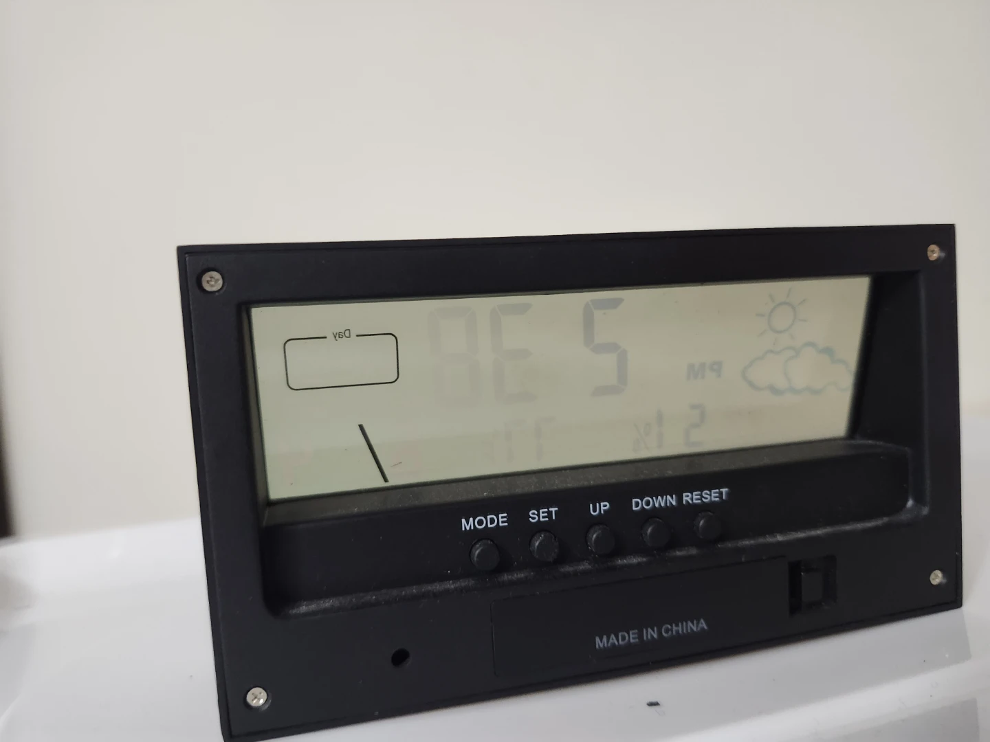Digital Clock with humidity and indoor temp display - photo 5