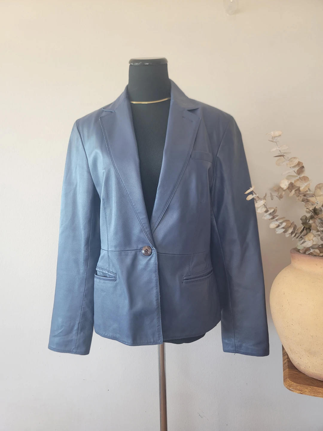 Jones New York Vintage 100%  Leather Blue Blazer Jacket Spring
