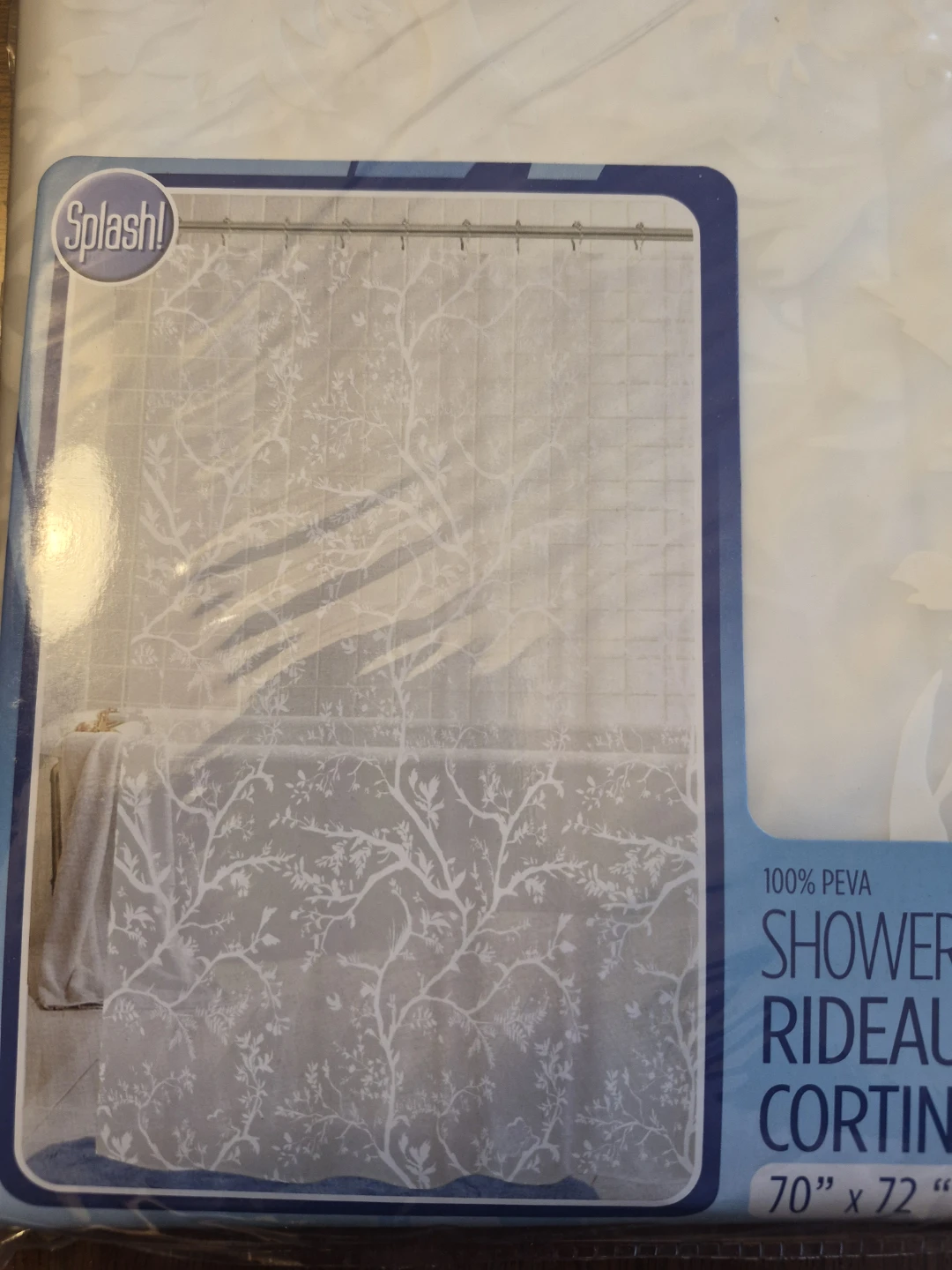 White and green Shower Curtains 5 cad and 10cad with butterflies - photo 3