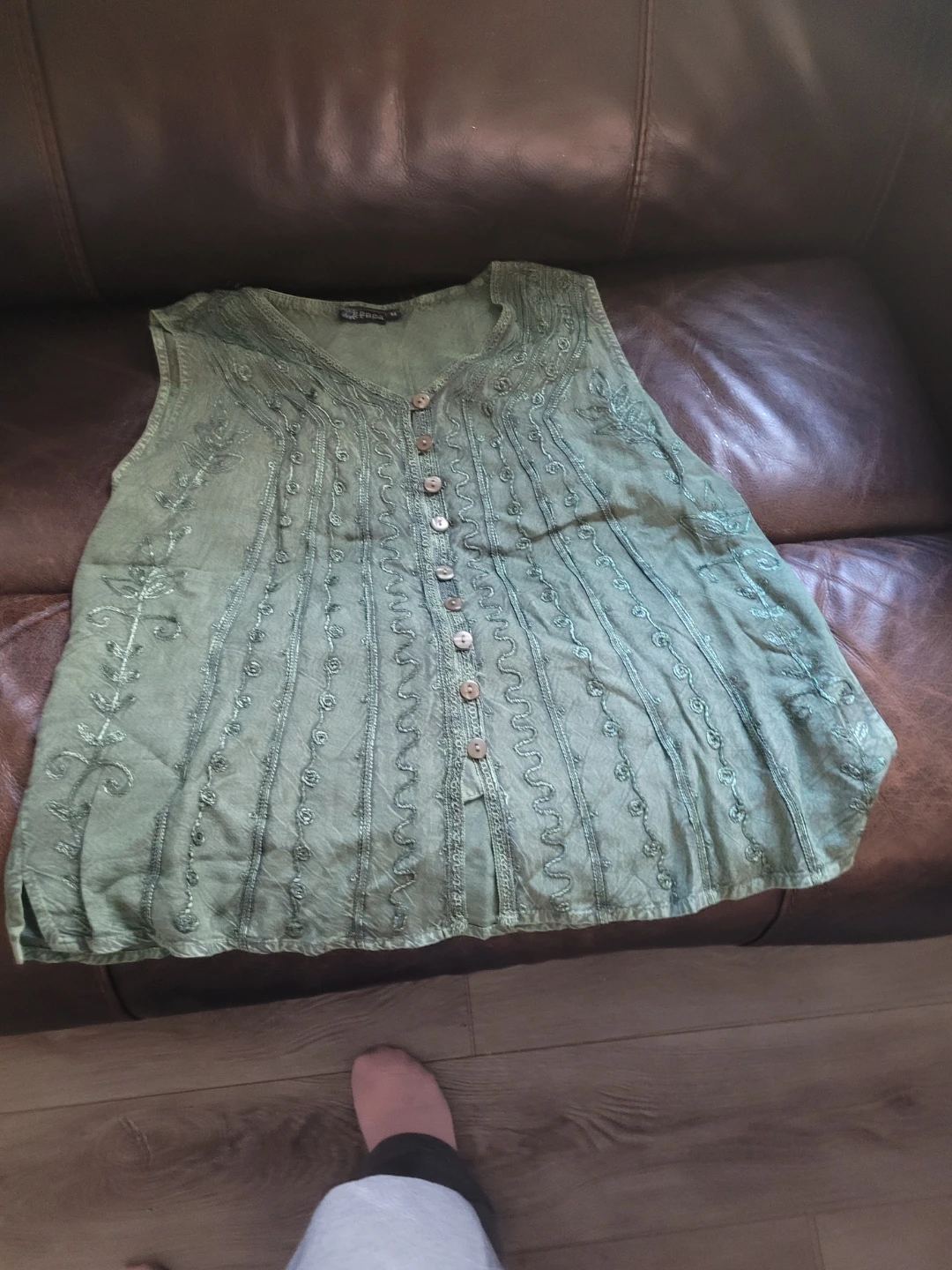 Women's Sleeveless Embroidered Tunic Top
