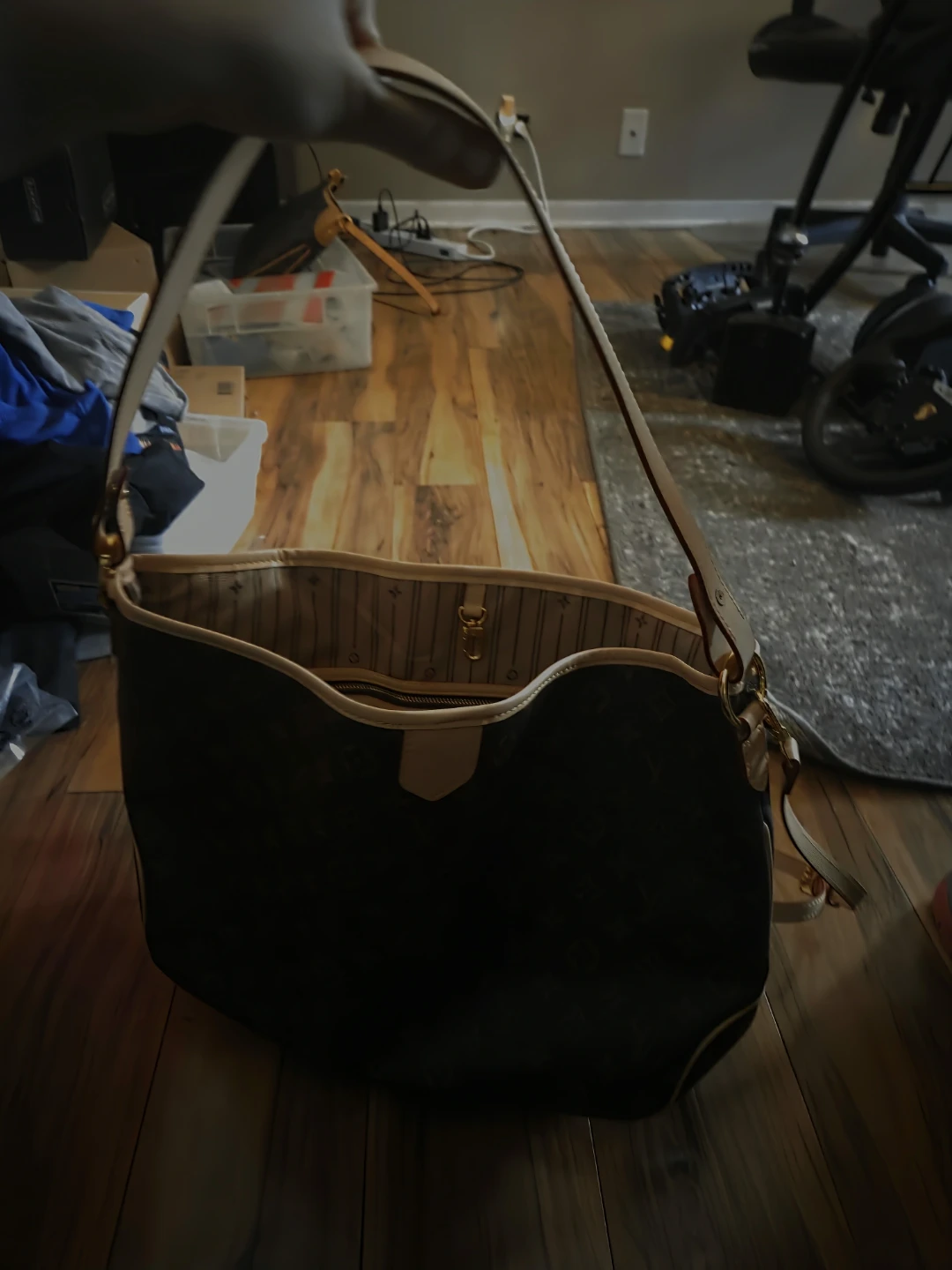 Louis Vuitton Monogram Shoulder Bag - photo 3