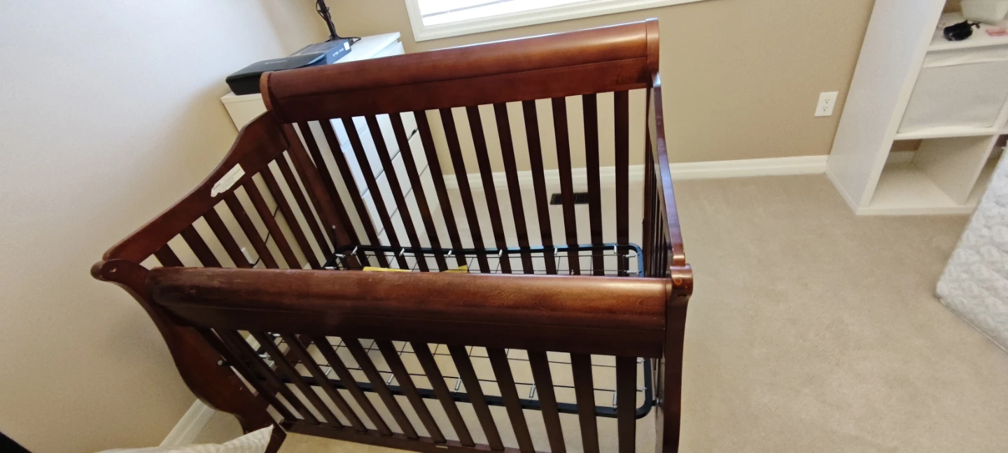 Wooden Crib with Mattress - photo 3