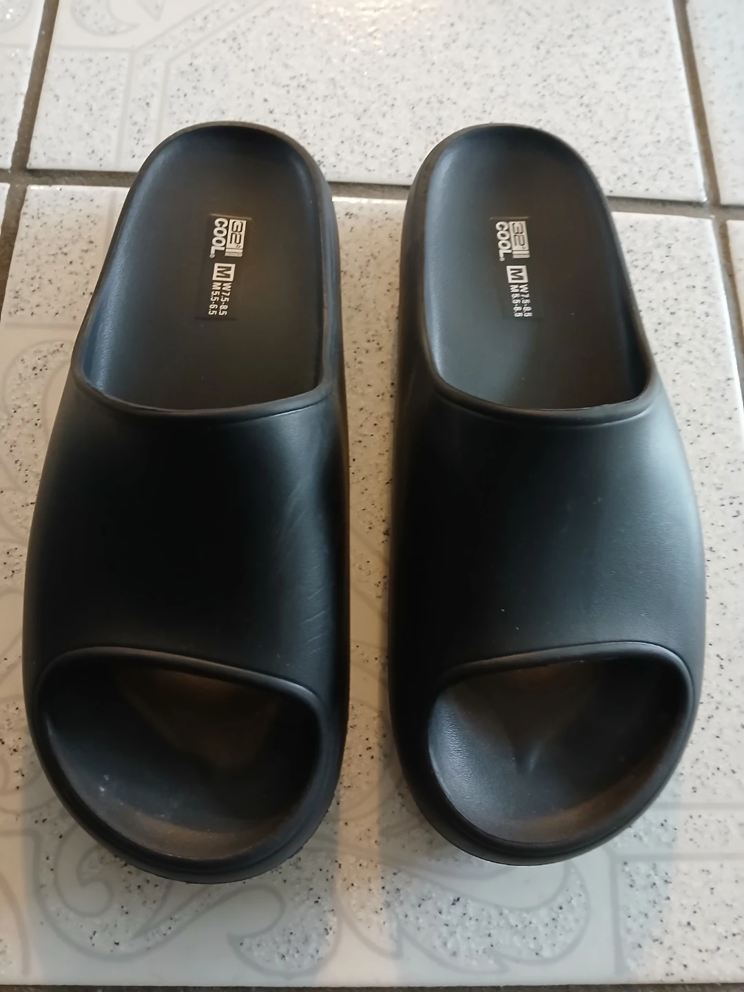 32 Degrees Cool Black Slides Size M - photo 4