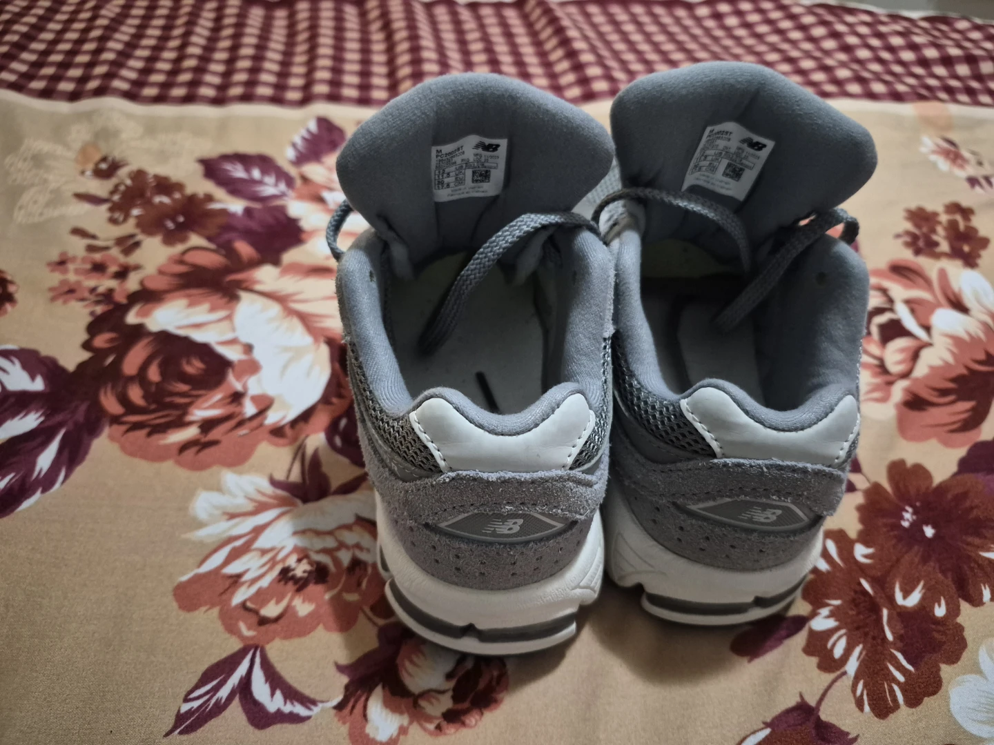 New Balance 2002R Men's Shoes Grey Size 12 - photo 4