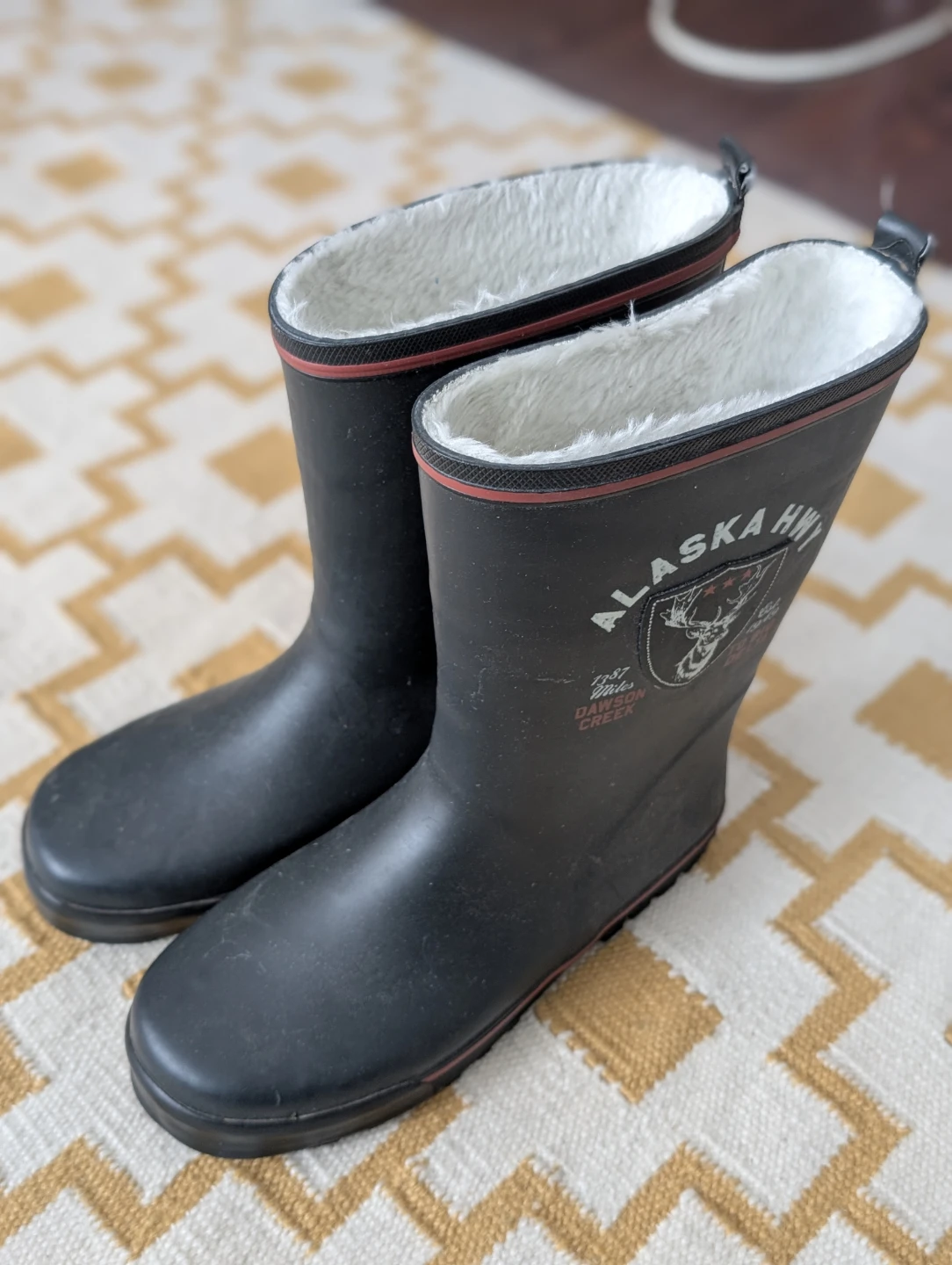 Barely Worn Size 6 Black Insulated Rubber Boots
