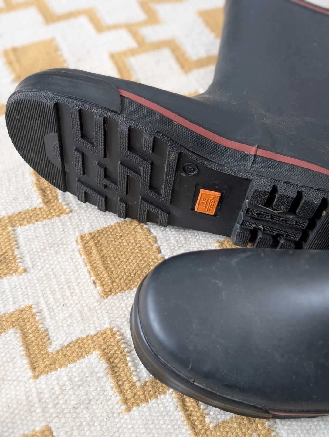 Barely Worn Size 6 Black Insulated Rubber Boots - photo 3