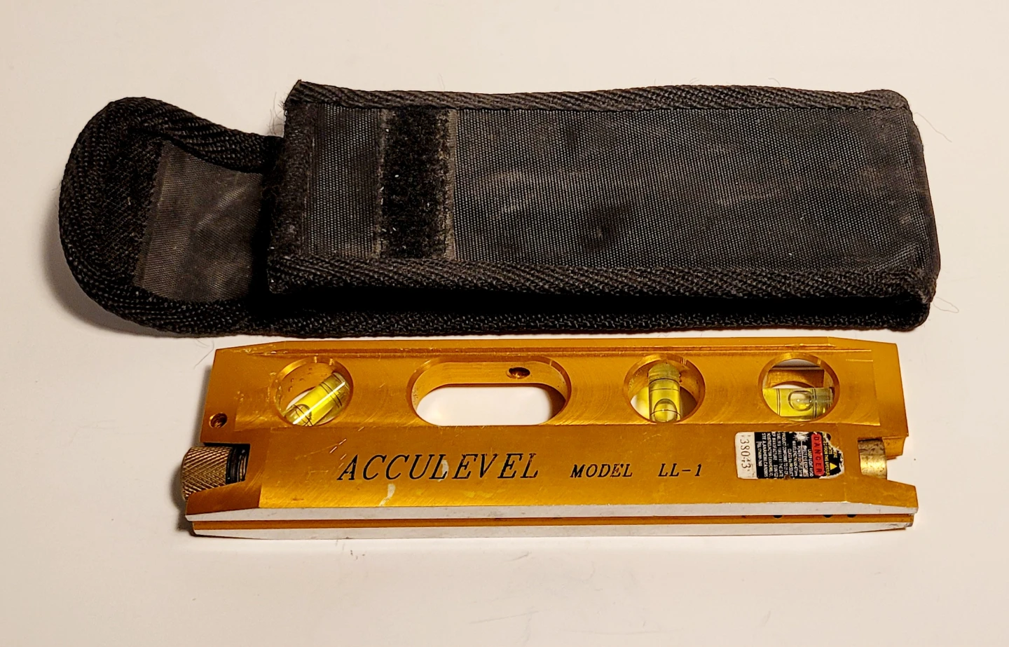Nugard Acculevel LL-1 Laser Level with Pouch