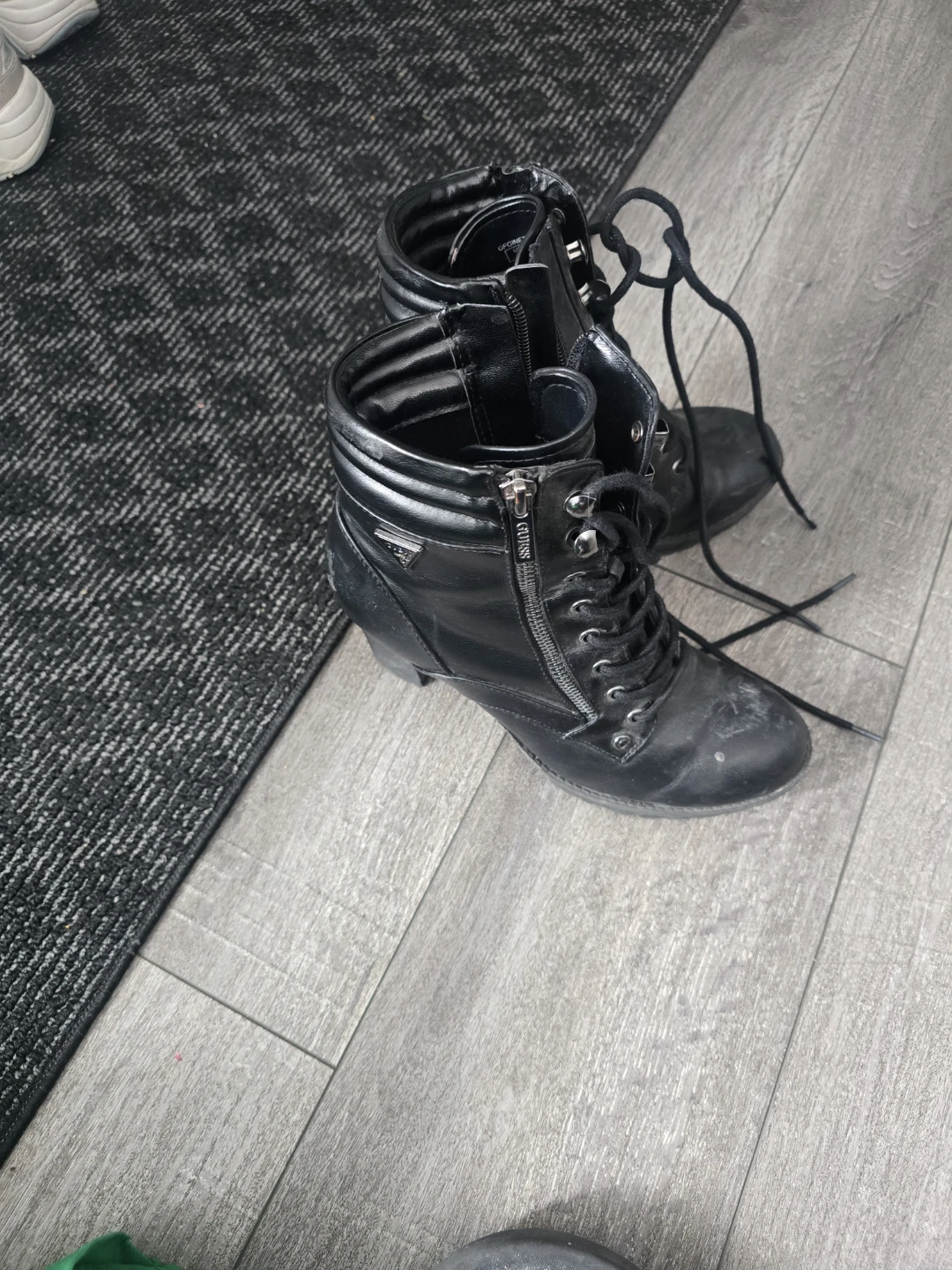 Black Gfginette guess Women's Lace-up Heeled Boots Size 8 - photo 3