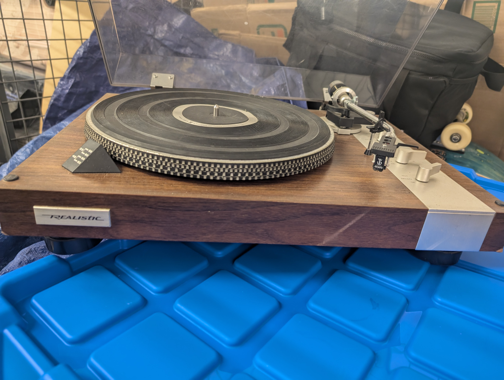 Realistic Turntable - photo 2