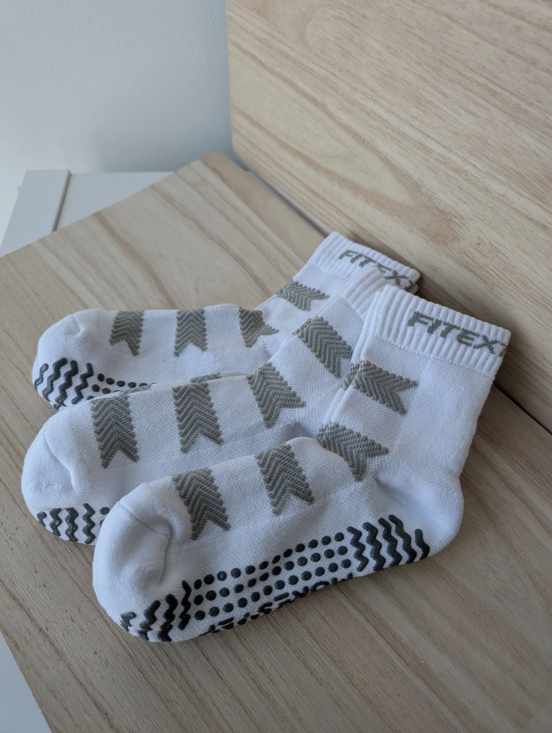 Fitex grip socks (New No Tag) Grip Socks Plates US W 4-8