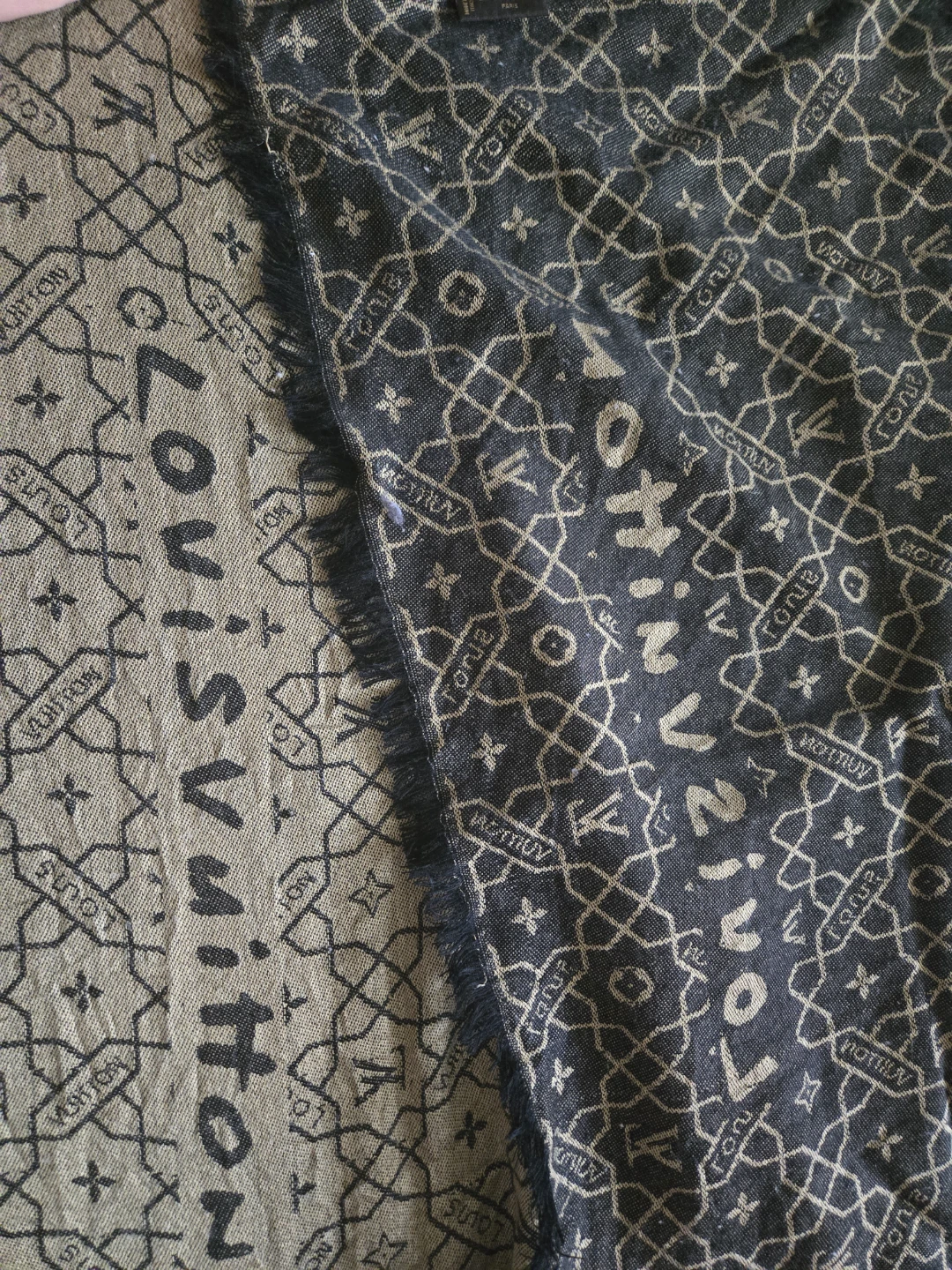 Louis Vuitton Scarf - photo 3