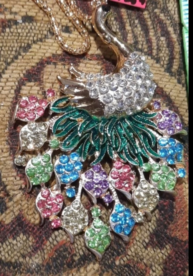 GORGEOUSLY BLINGED OUT PEACOCK NECKLACE - photo 3