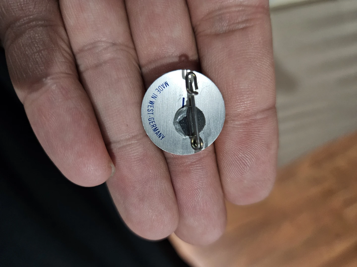 New from Germany Mercedes Benz pin and matches - photo 3