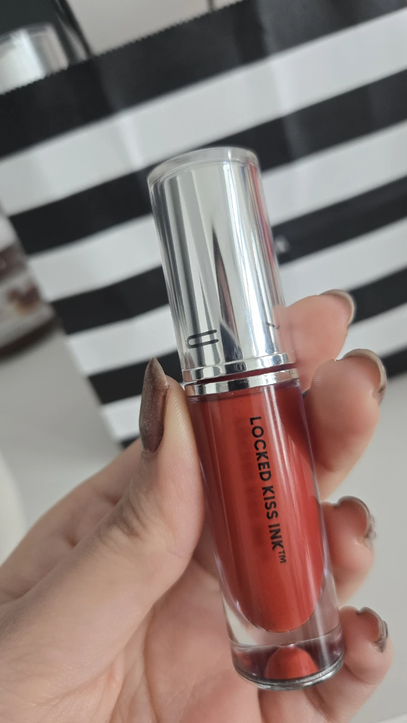 New MAC Locked Kiss Ink 24 HR Lipcolour in Extra Chili