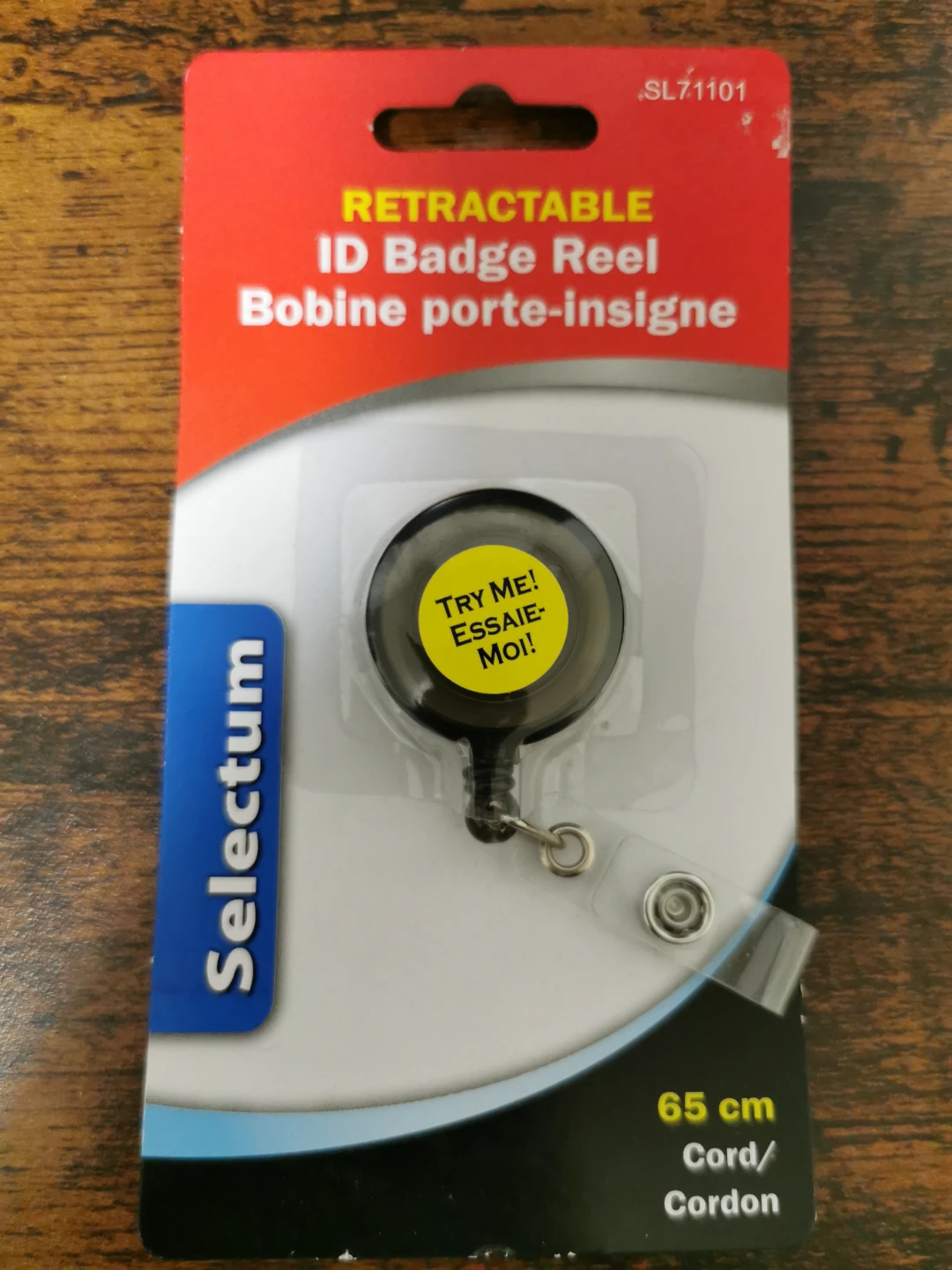 Selectum Retractable ID Badge Reel