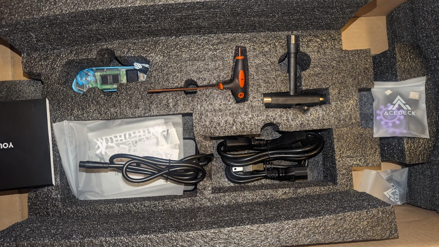 AceDeck Electric Skateboard with Remote ,Tools,and charger