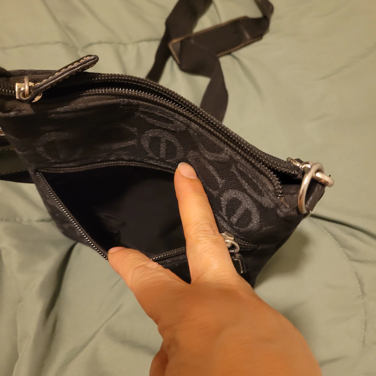 Black patterned crossbody bag - photo 5