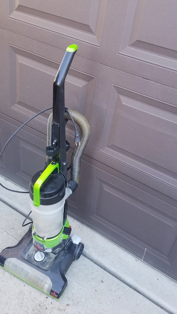 Bissell Vacuum Cleaner - photo 2