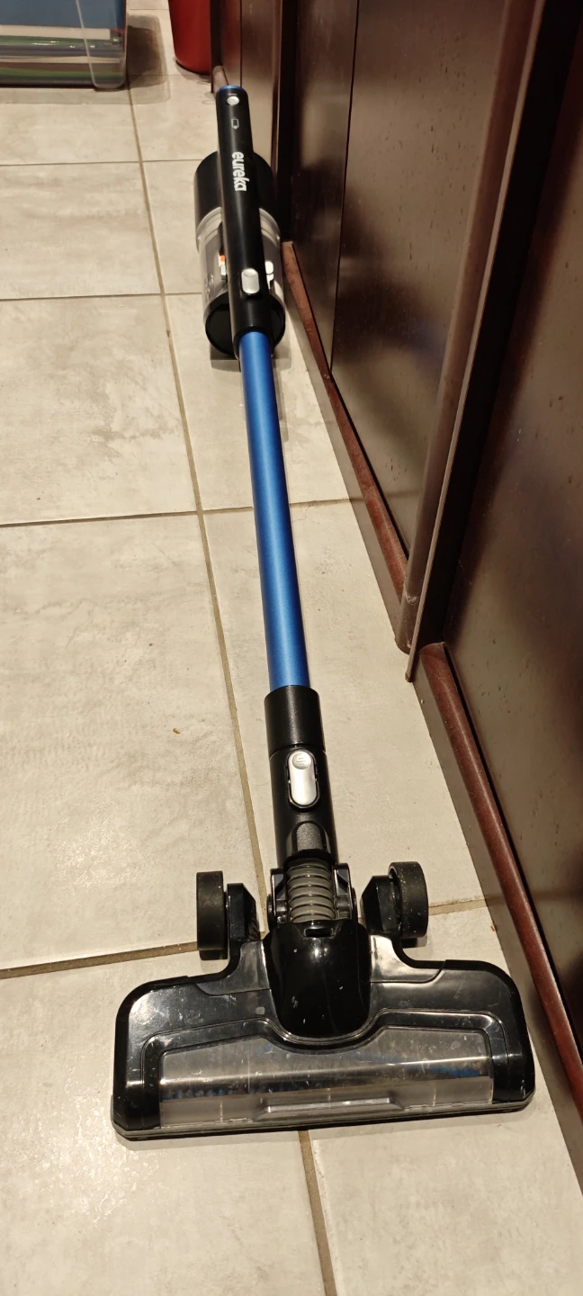 Eureka Cordless Stick Vacuum with charger - photo 4