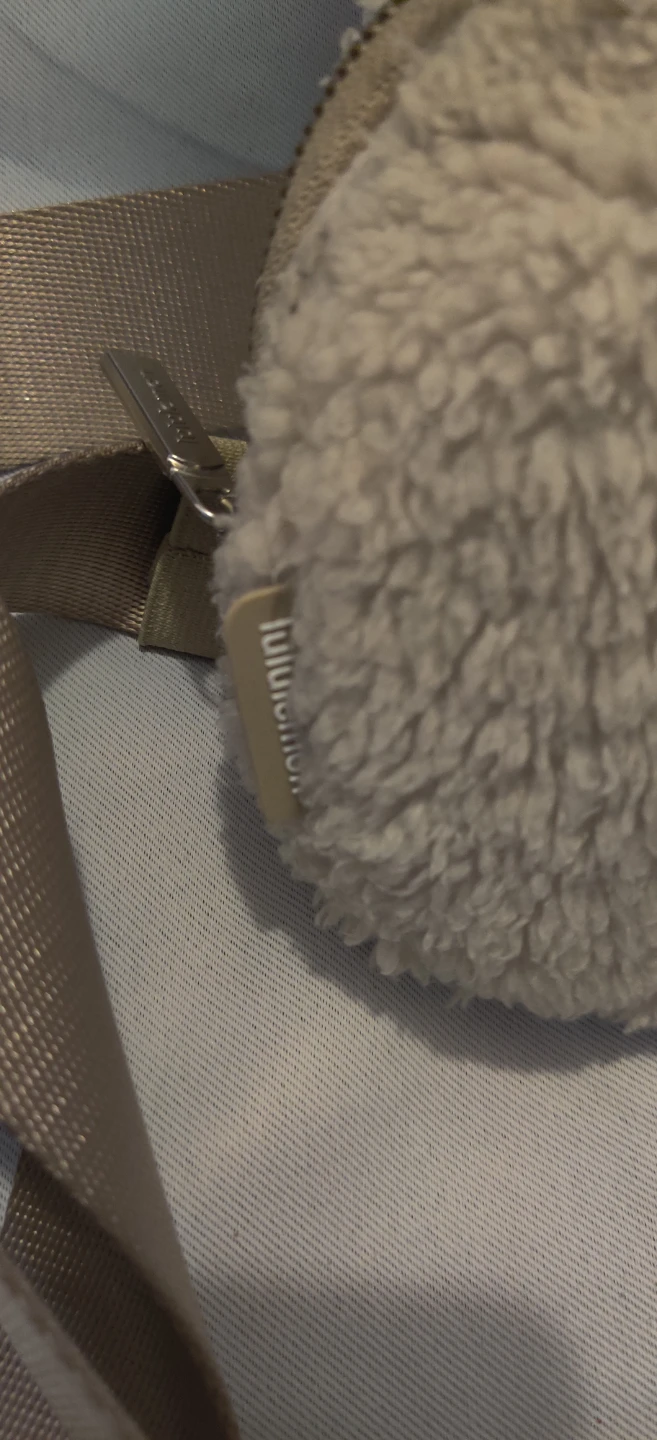 Lululemon Fleece Belt Bag Cream - photo 3