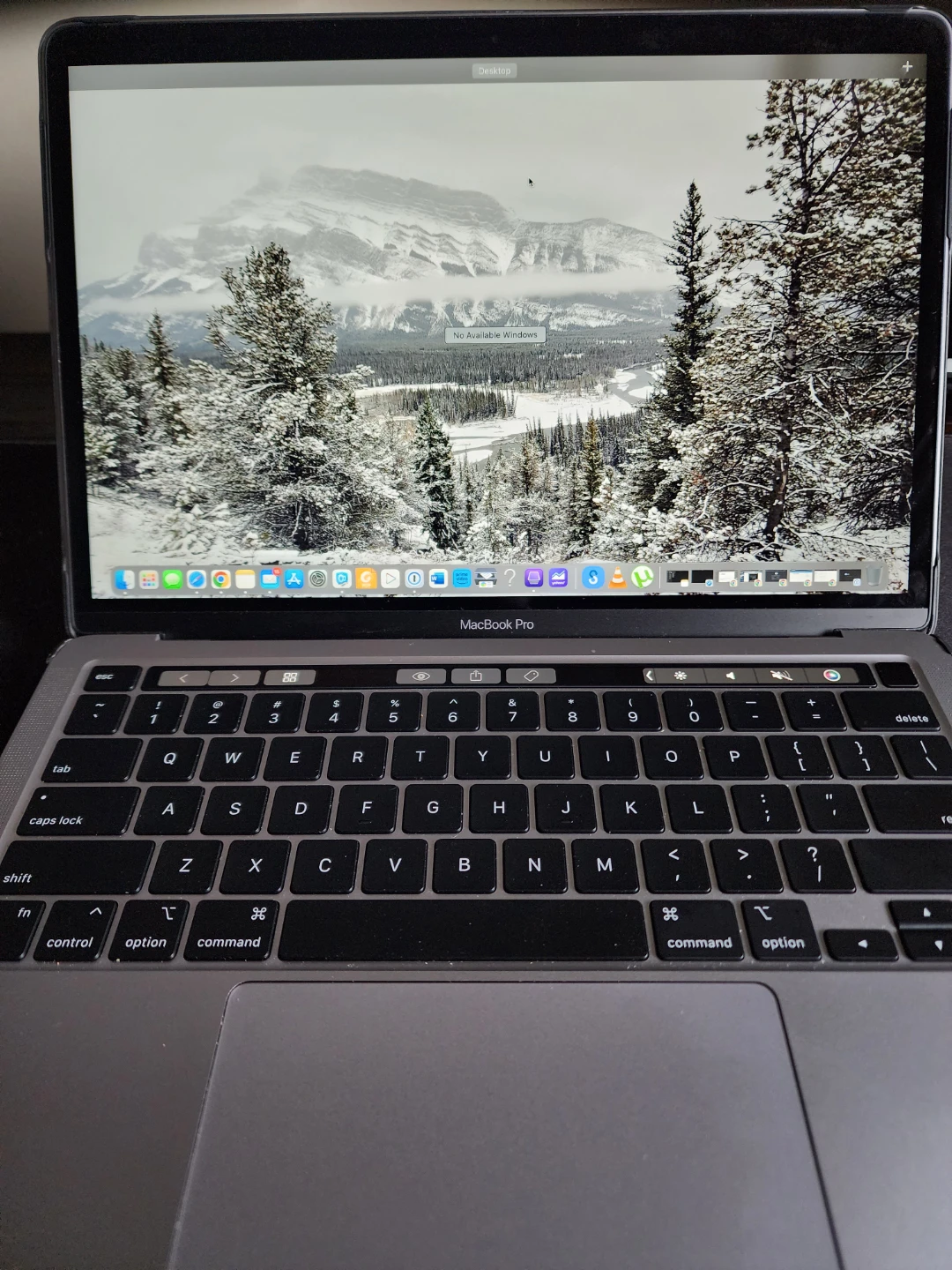 Selling 2022 Macbook Pro 13' M2, 8gb, 256ssd. 193 Cycles, 86%