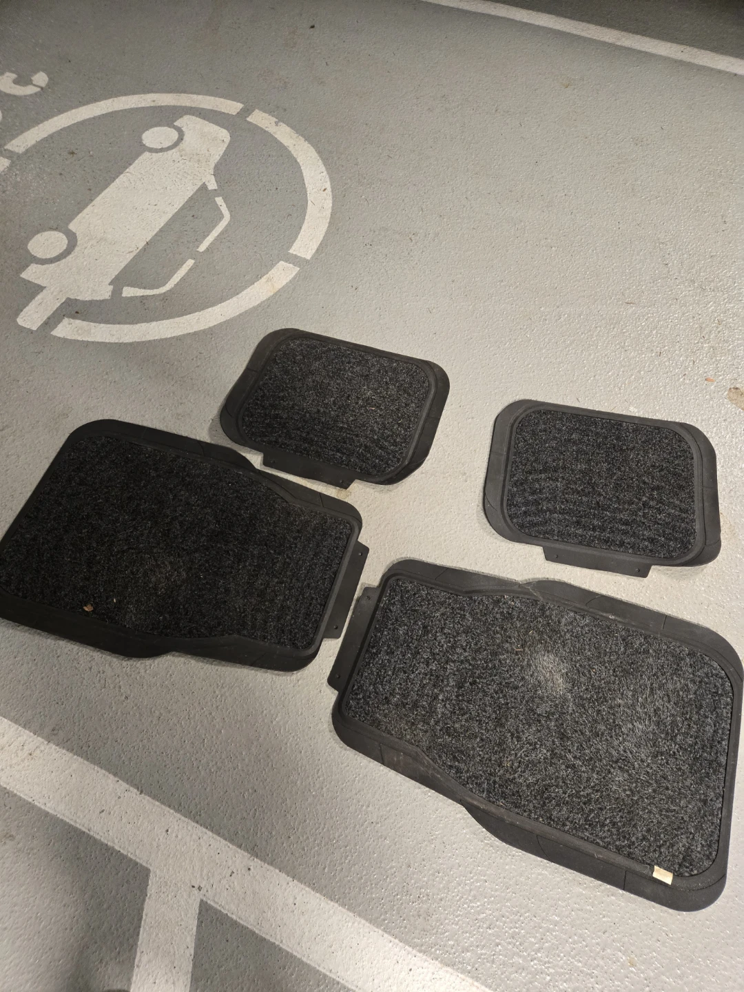Set of 4 All-Weather Car Floor Mats - photo 2