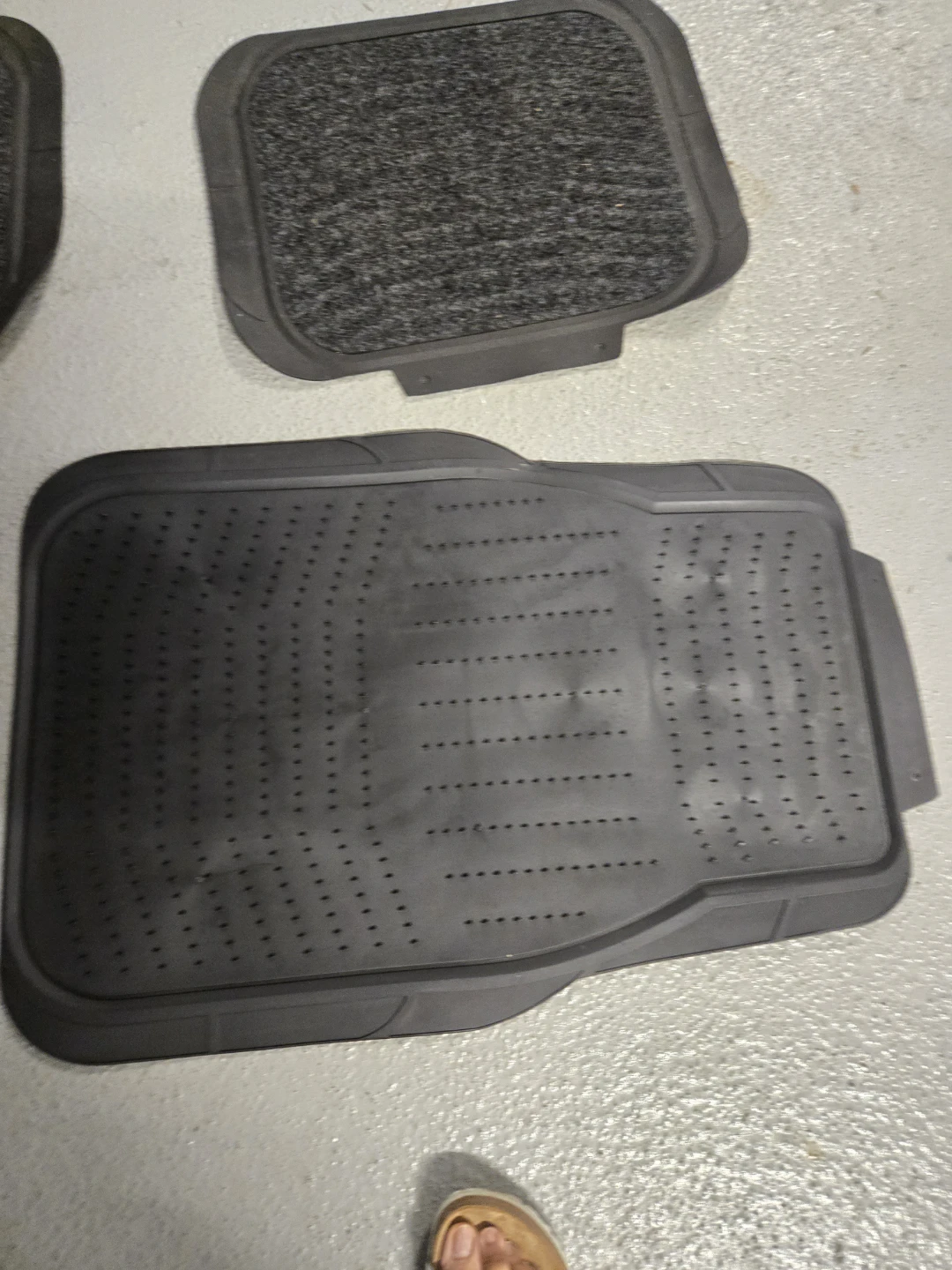 Set of 4 All-Weather Car Floor Mats - photo 5