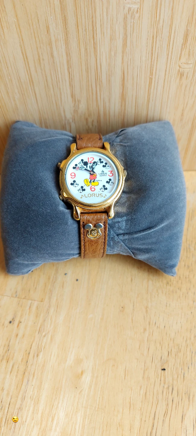 Lorus Mickey Mouse Quartz Watch - photo 2