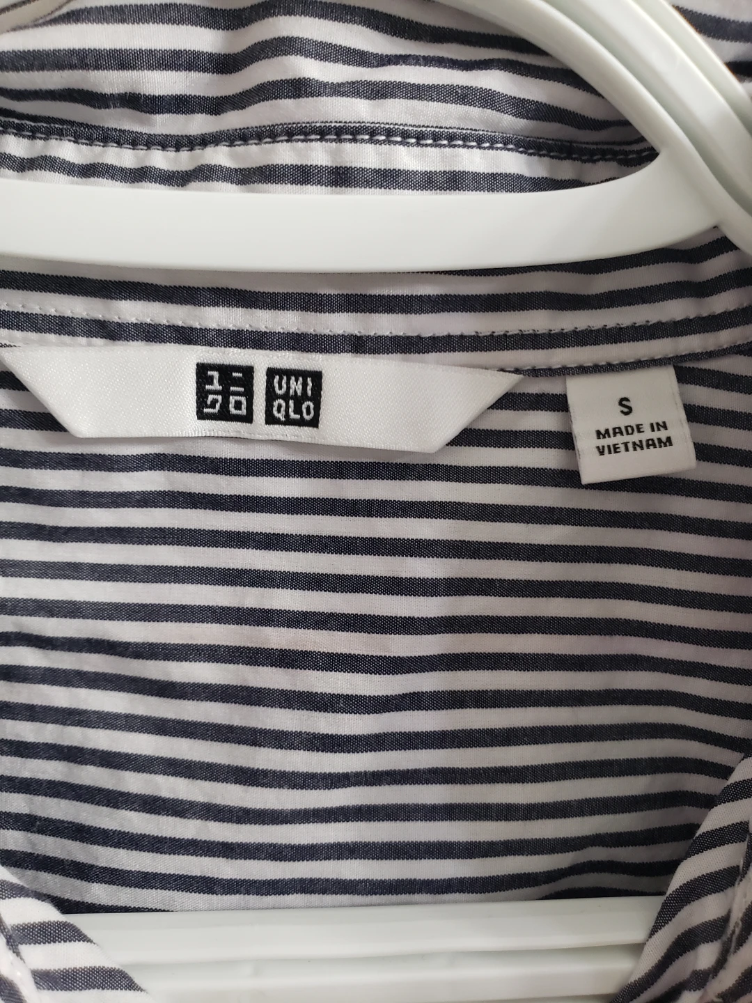 Uniqlo Striped Button-Up Shirt for men .Size Small - photo 2