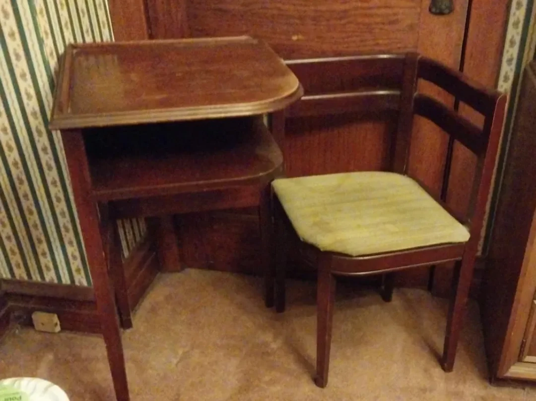 🧡Vintage Wooden Nesting Side Table with Chair🧡
